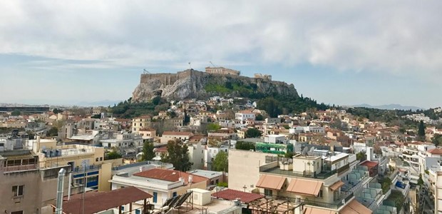 Airbnb οι μισές κλίνες στην Αθήνα