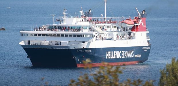 Πρόσκρουση πλοίου στην προβλήτα χωρίς τραυματίες
