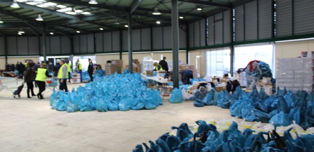 Διανομή τροφίμων στο νομό Λάρισας 