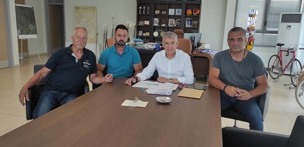 Στηρίζει τους παραγωγούς ροδιού για αποζημίωση από τον ΕΛΓΑ 