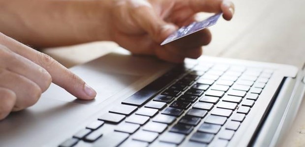 Στα e-shop στρέφονται οι καταναλωτές