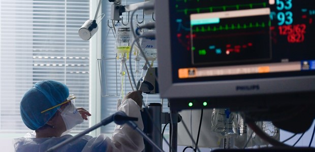 Νοσηλεύονται 85 ασθενείς, γεμάτη παραμένει η ΜΕΘ 