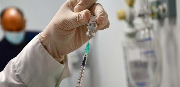Τα δύο σενάρια για την εξέλιξη της Ομικρον 