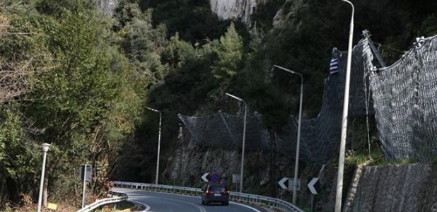 Εργα βραχοπροστασίας στην κοιλάδα των Τεμπών 