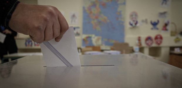 Οι "άδειες κάλπες" φοβίζουν τα κόμματα