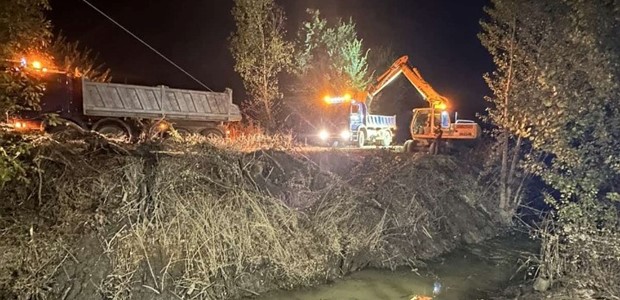 Συνεχίστηκαν και τη νύχτα οι εργασίες καθαρισμού