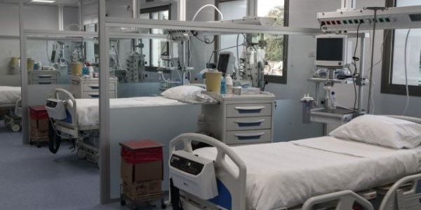 Μόνο 4 οι κενές κλίνες ΜΕΘ covid