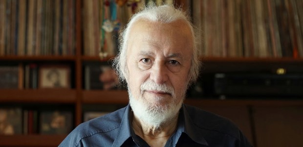 Σκοτώθηκε στο σπίτι του ο Νότης Μαυρουδής 