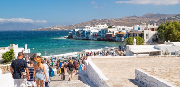 Απογειώνονται οι κρατήσεις για το καλοκαίρι 