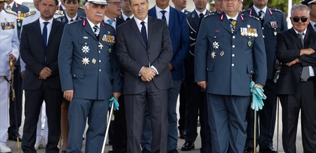 Παρέδωσε ο Ανδρικόπουλος στον Καραμαλάκη με αιχμές 