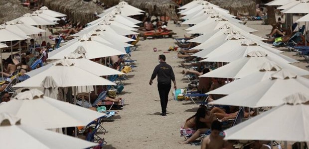 Δεν θα πάει διακοπές 1 στους 2 Έλληνες