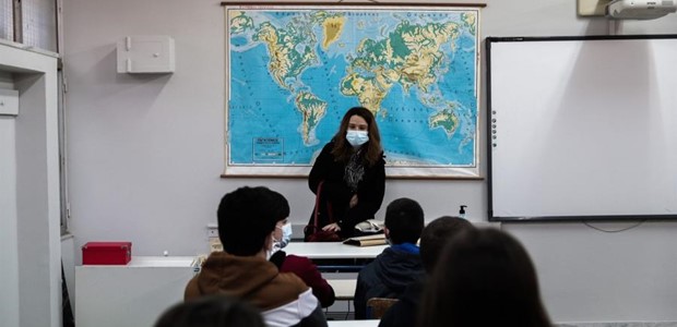 Με μέτρα επέστρεψαν οι μαθητές σε γυμνάσια, λύκεια