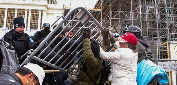 Εισβολή στο Καπιτώλιο: Τέσσερις νεκροί