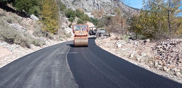 Βελτιώνει το δρόμο από Γλυκομηλιά έως Περτούλι