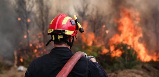 Αναζωπύρωση της πυρκαγιάς βόρεια της πόλης