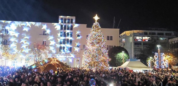 Όμορφος ο εορταστικός διάκοσμος στην Καρδίτσα 