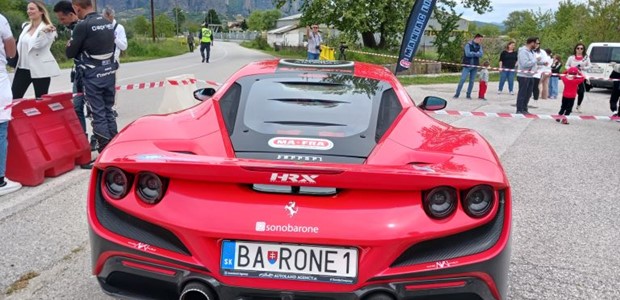 Ρεκόρ Γκίνες με Ferrari στα Μετέωρα