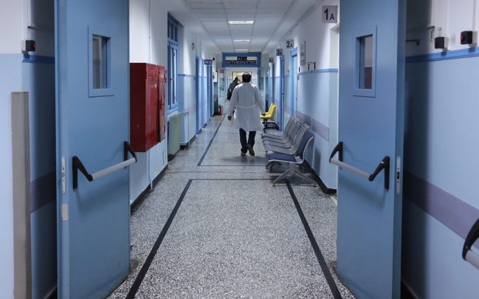 Κενή μία στις δύο θέσεις εργαζομένων