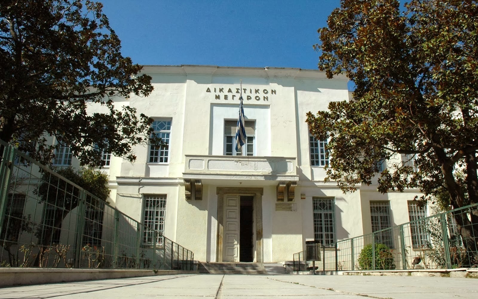 Ο διαρρήκτης δεσμεύθηκε ότι θα αποζημιώσει τα θύματά του