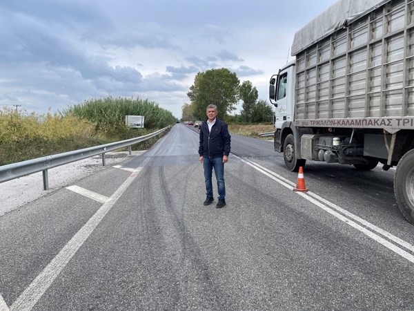Συντηρεί το δρόμο Καρδίτσα - Τρίκαλα