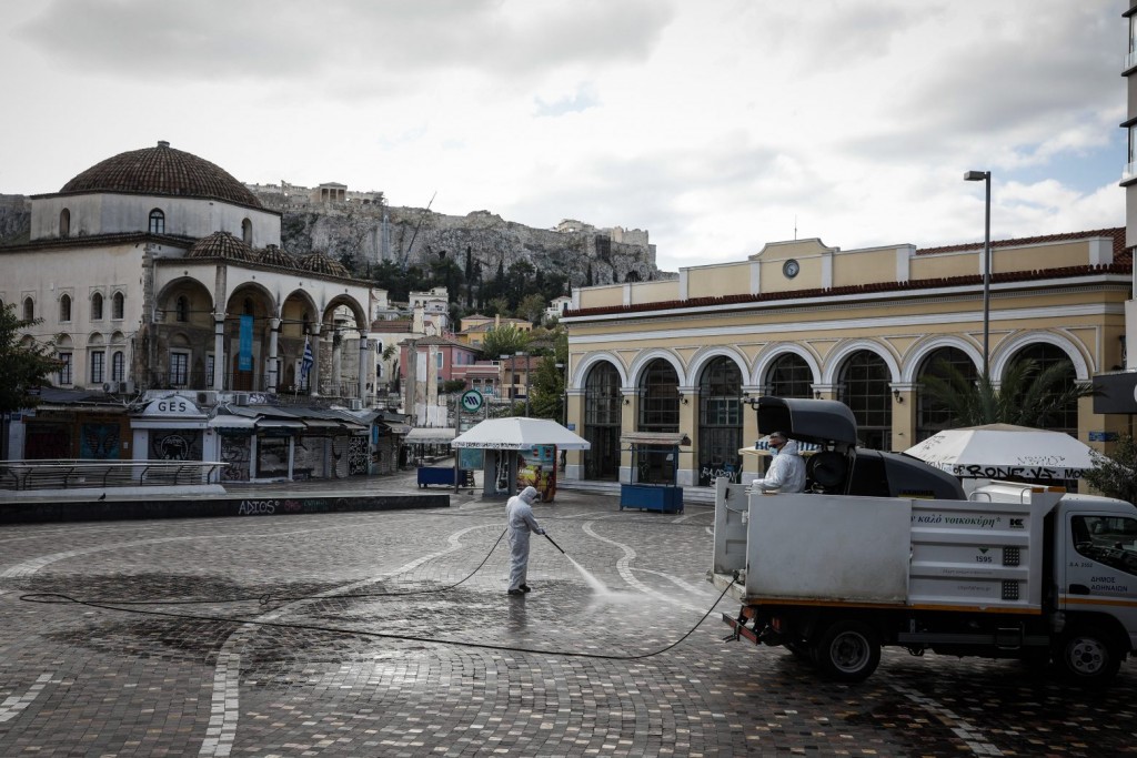 Αναζωπυρώνεται η πανδημία