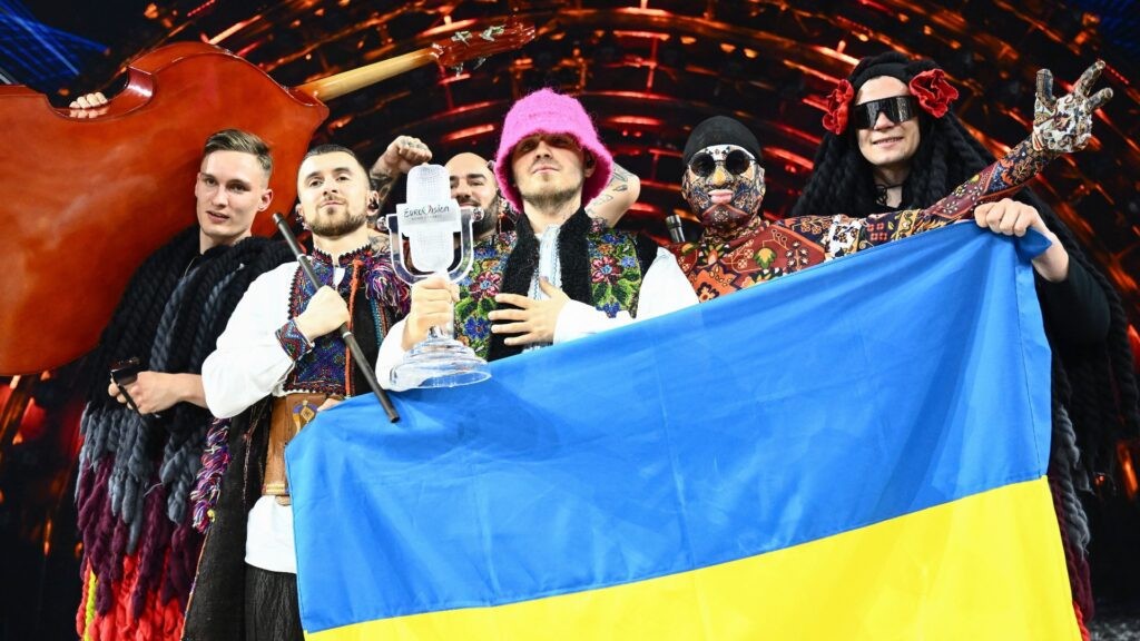 Εurovision 2022: Οι Kalush Orchestra πούλησαν το τρόπαιο